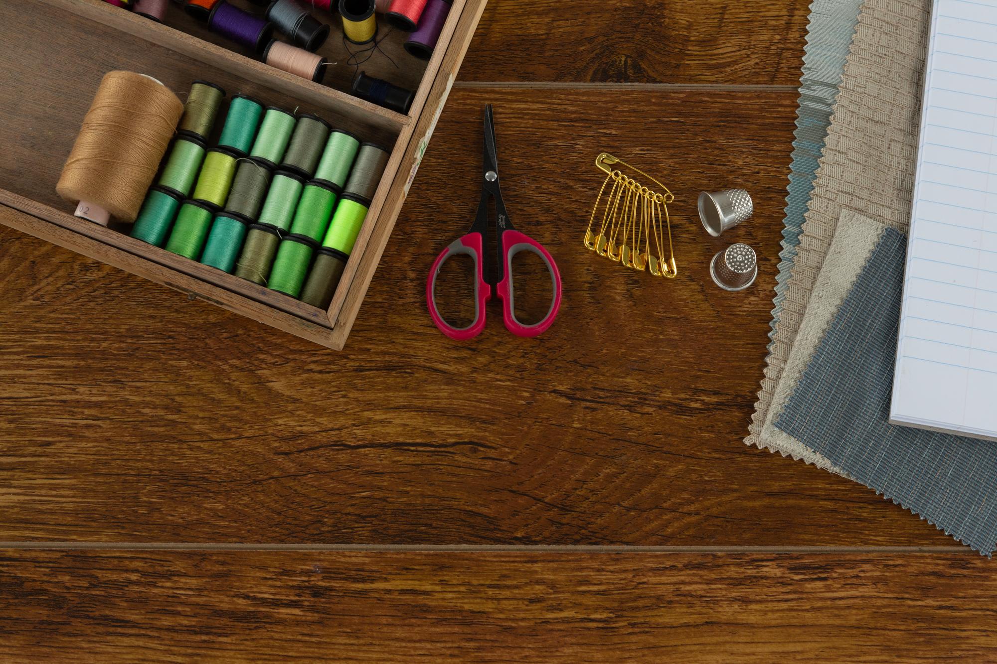 Workshop table with threads and samplers